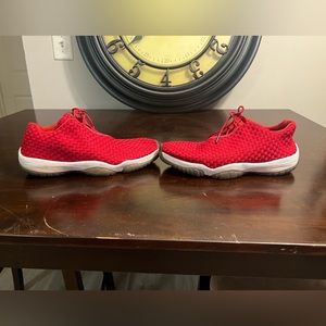 Used Jordan Low Future “gym red” / Size 10.5
